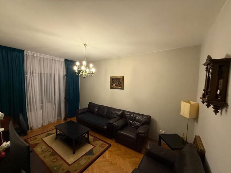 Apartament cu 2 camere decomandat în Romană