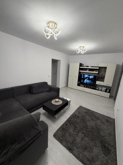 Apartament cu 2 camere decomandat în Micro 1