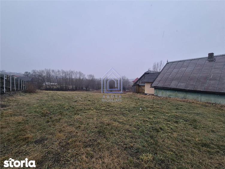 Teren de 2300 mp, în Moara