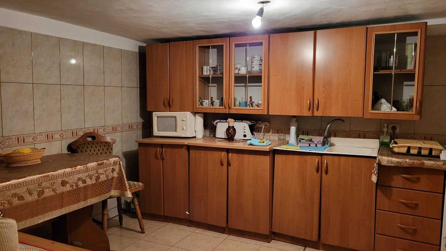 Casă cu 4 camere în Troianul