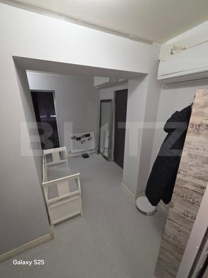 Apartament cu 3 camere decomandat, mobilat în Micro 12