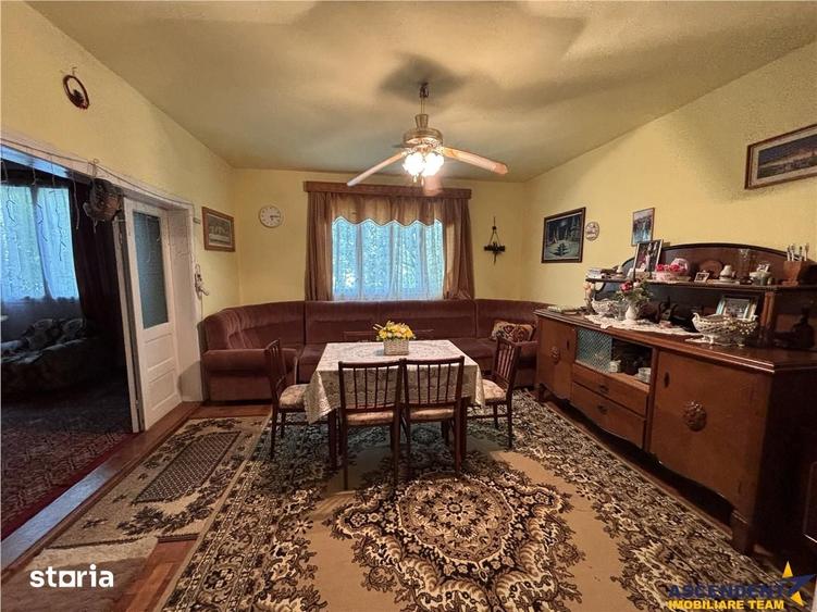 Casă cu 6 camere cu Teren 3269 Mp în Deda