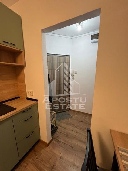 Apartament cu 2 camere semidecomandat, mobilat în Dacia