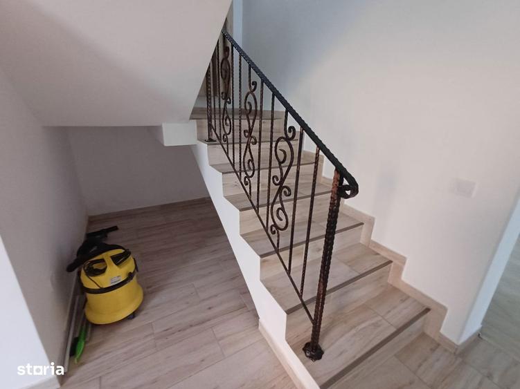 Casă cu 4 camere cu Teren 100 Mp în Valea Adâncă
