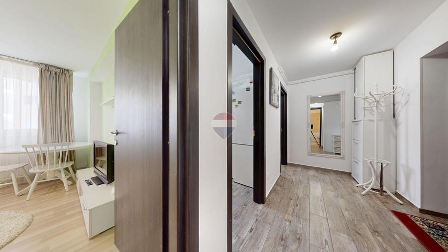Apartament cu 2 camere decomandat în Tractorul