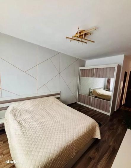 Apartament cu 4 camere decomandat în IAR