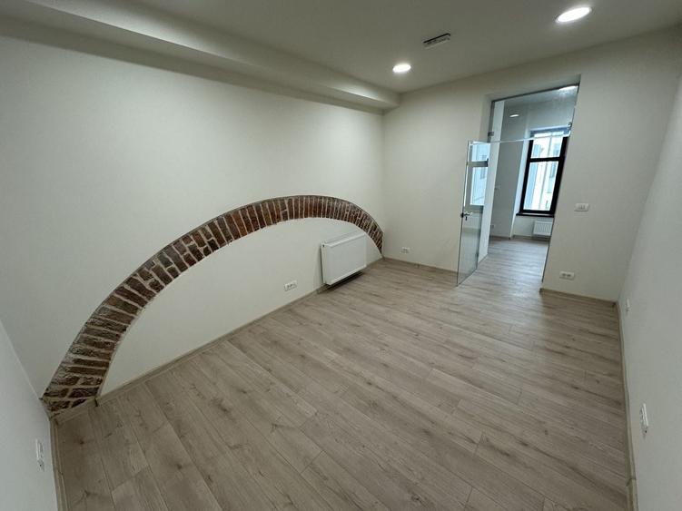 Birou, de 31.700000762939 mp, în Ultracentral