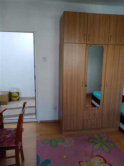 Apartament cu 3 camere decomandat, mobilat în Gară