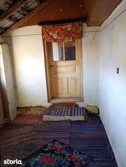 Casă cu 4 camere cu Teren 100 Mp în Radovanu