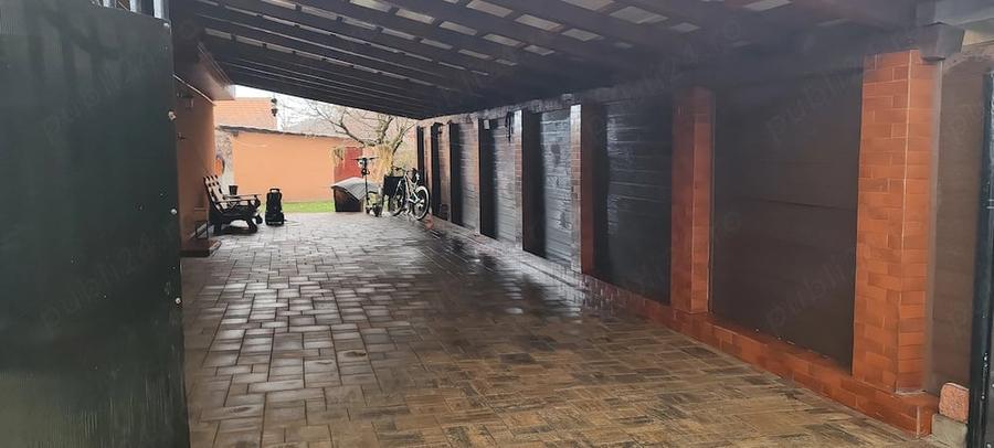 Casă cu Teren 300 Mp în Central