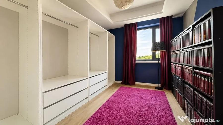 Apartament cu 4 camere semidecomandat în Sud