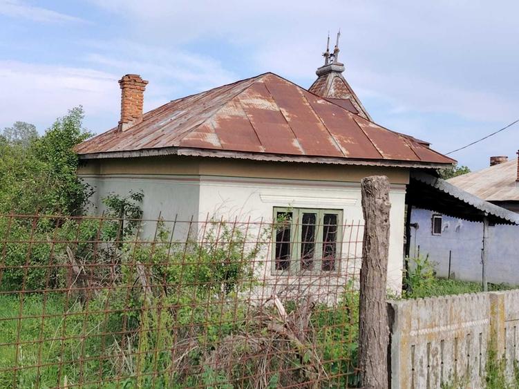 Casă cu 3 camere în Goiești