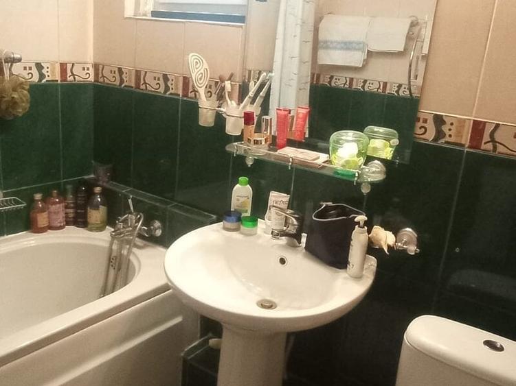 Apartament cu 3 camere decomandat în Colentina