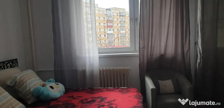 Apartament cu 3 camere semidecomandat în Lujerului