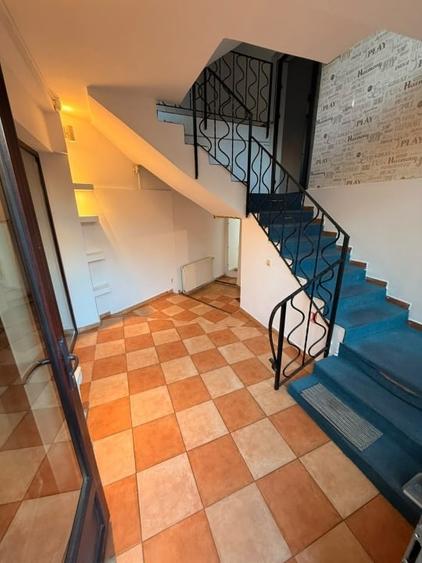 Casă individuală cu 7 camere cu Canalizare în Parcul Carol