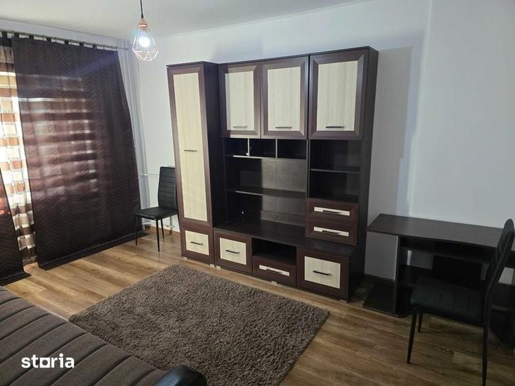 Apartament cu 3 camere decomandat în Gară