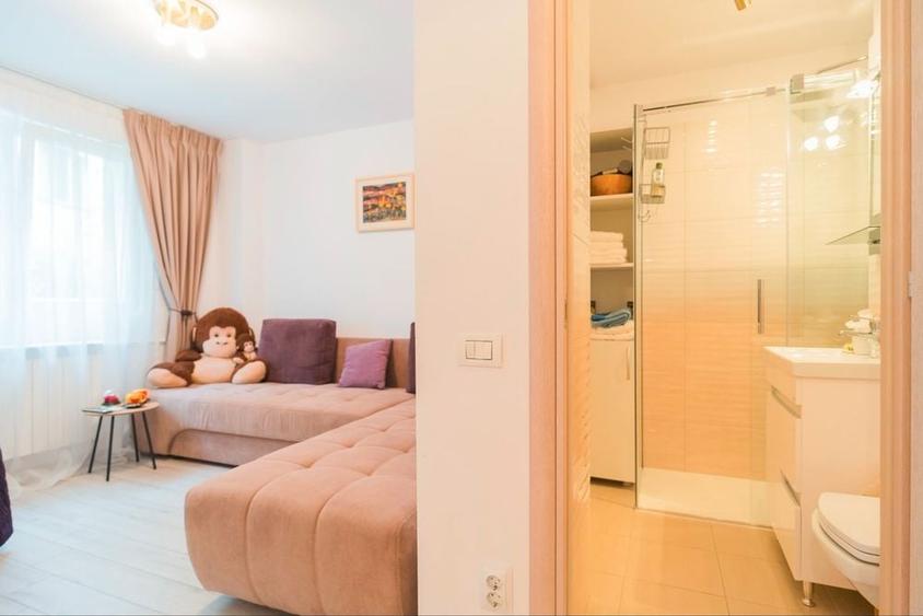 Apartament 2 camere decomandat Zona Centrala , complet utilat , recent renovat, balcon - de inchiriat imediat septembrie - 6