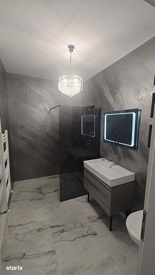 Casă cu 5 camere cu Teren 410 Mp în Brănești
