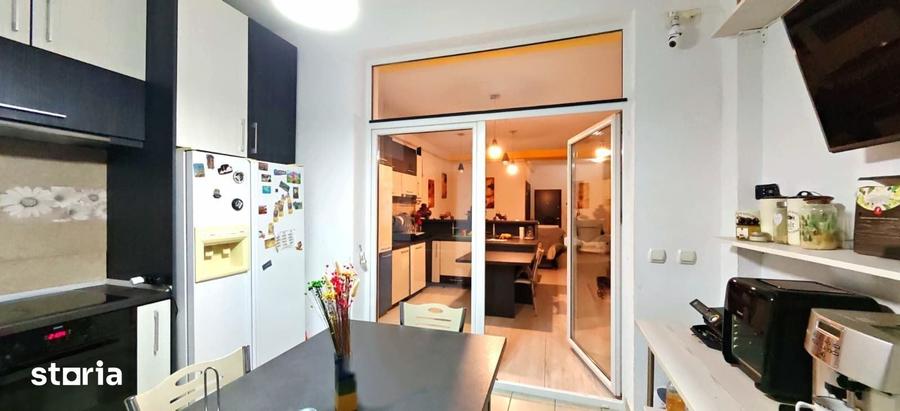 Apartament cu 4 camere decomandat, mobilat în Central