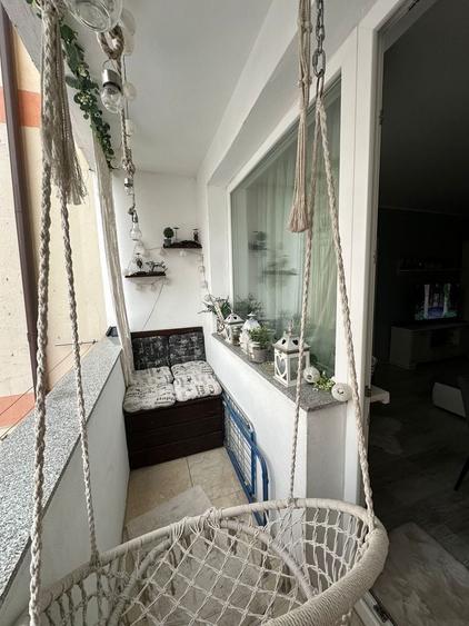 Apartament cu 4 camere decomandat în Central