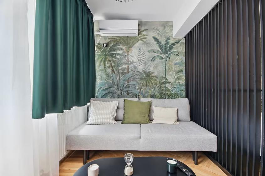 Apartament cu 3 camere decomandat în P-ța Romană