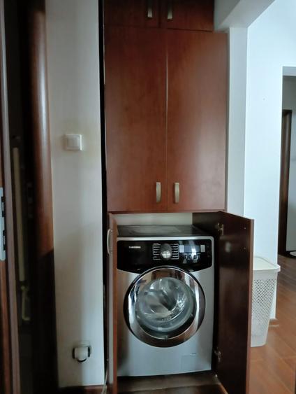 Apartament cu 3 camere decomandat în Lujerului