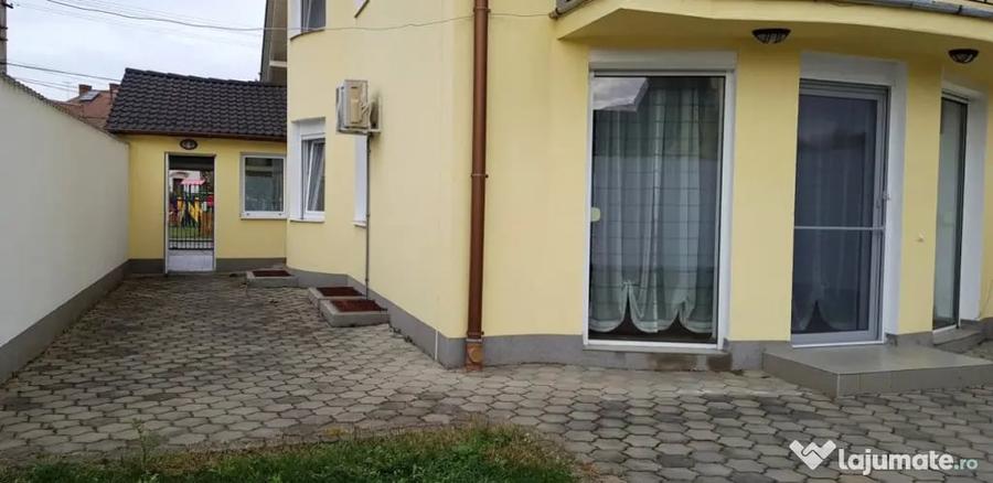 Casă cu 6 camere cu Teren 329 Mp în Trei Stejari