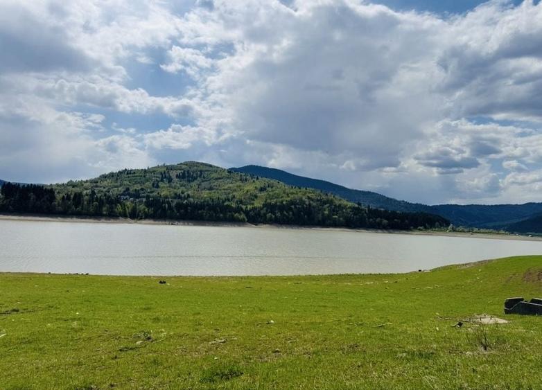 Spațiu comercial, în Hangu