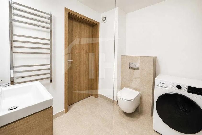 Apartament cu 2 camere semidecomandat, mobilat în Central