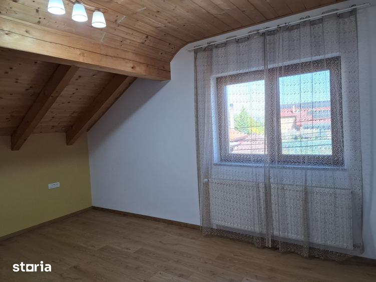 Casă cu 3 camere cu Canalizare în Șimian