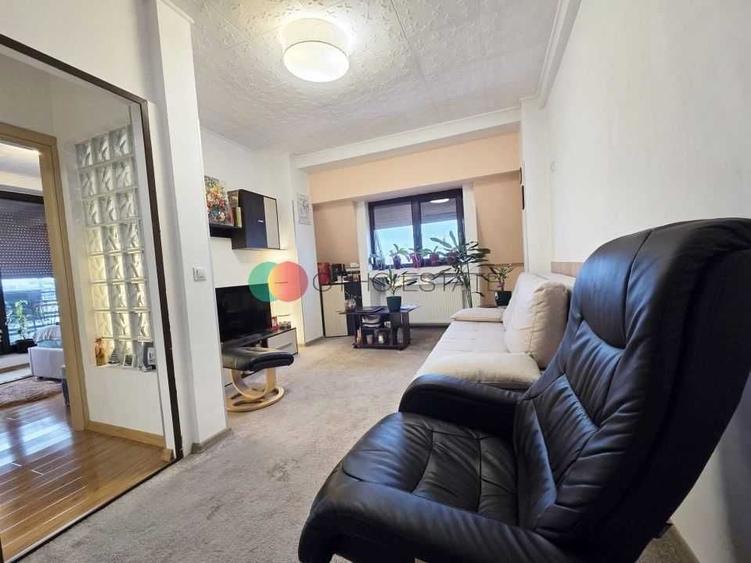 Apartament cu 2 camere decomandat în Central