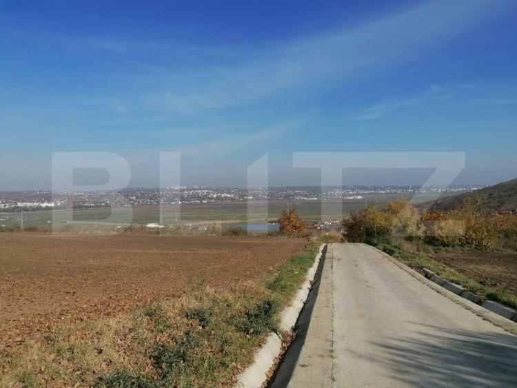 Teren Construcții extravilan de 5000 mp, în Vest