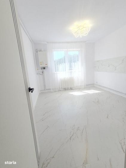 Apartament cu 2 camere decomandat în Noua