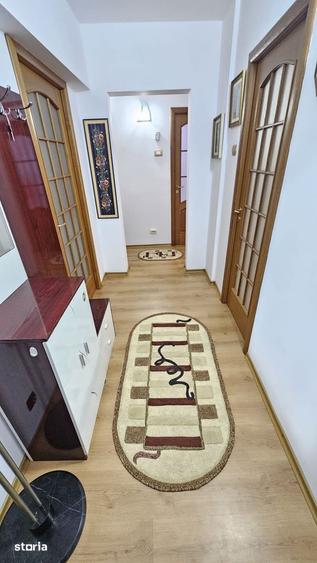 Apartament cu 2 camere decomandat în Micro 17