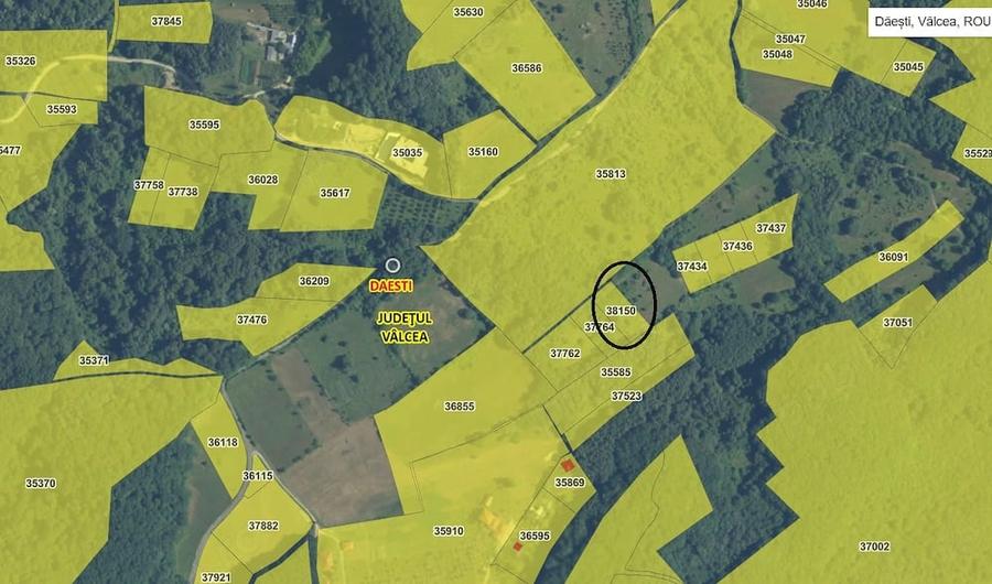 Teren de 2200 mp, în Dăești