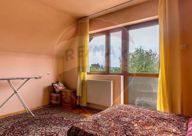 Casă cu 6 camere cu Teren 1007 Mp în Central