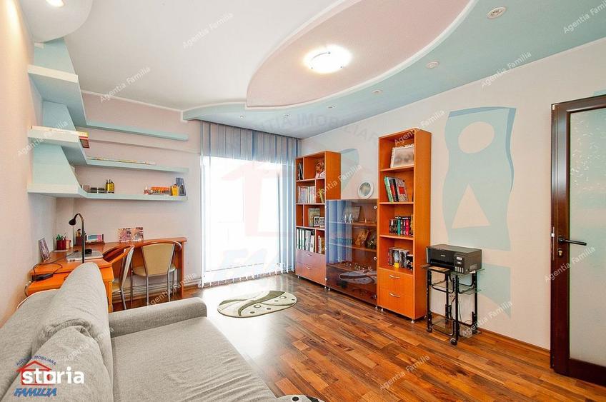 Apartament cu 3 camere decomandat, mobilat în Port