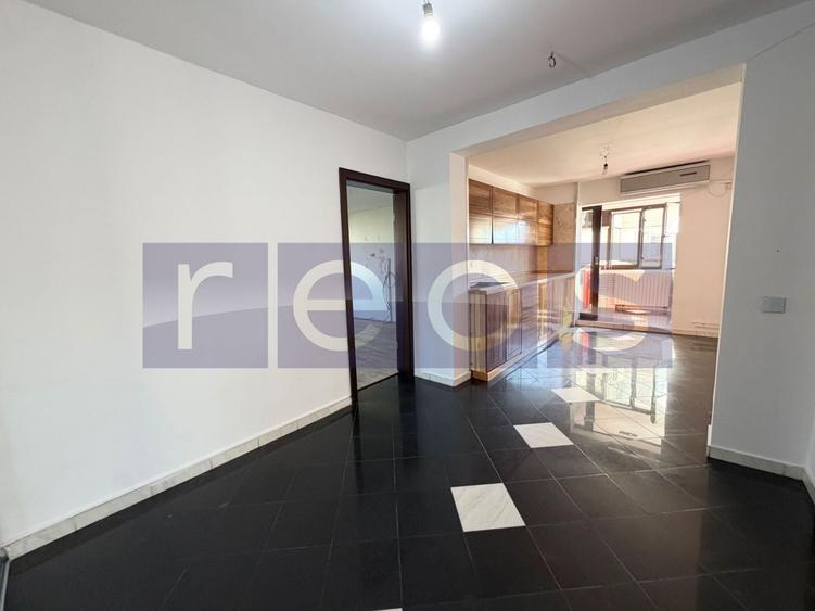 Apartament cu 4 camere decomandat, mobilat în Crângași