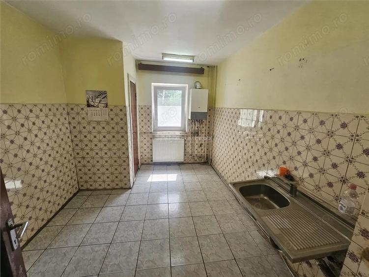 Apartament cu 4 camere decomandat, mobilat în Micro IV