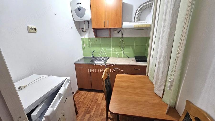 Garsonieră decomandată în Central