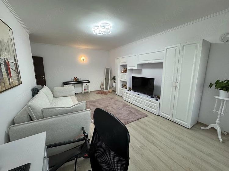 Apartament cu 2 camere decomandat în Pietroasa