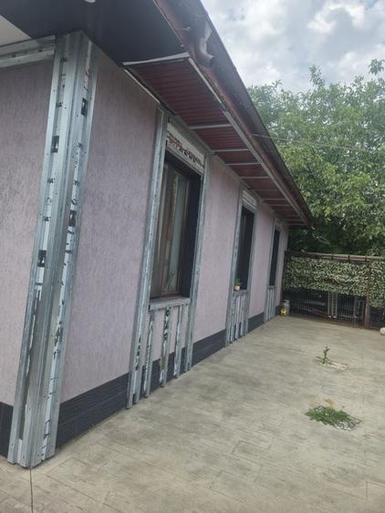 Casă cu 4 camere în Răzvani