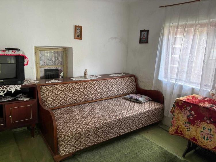 Casă cu 4 camere în Priboaia