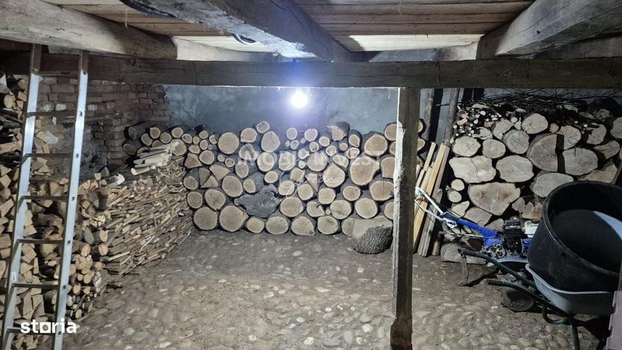 Casă cu 4 camere în Aciliu