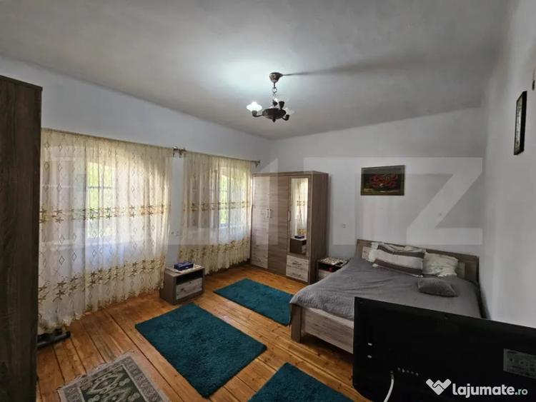 Casă cu 6 camere cu Teren 1000 Mp în Central