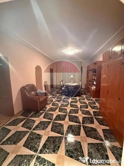 Casă cu 4 camere cu Teren 7700 Mp în Breb