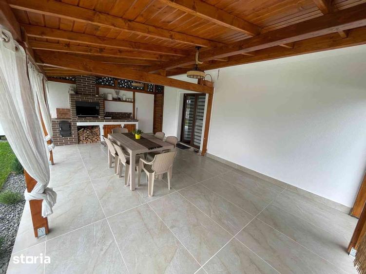Casă cu 3 camere cu Teren 500 Mp în Recea