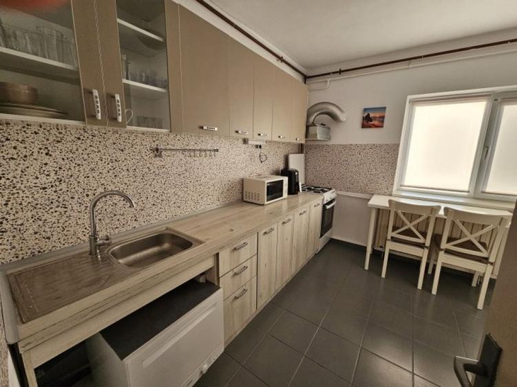 Apartament cu 3 camere decomandat în Decebal