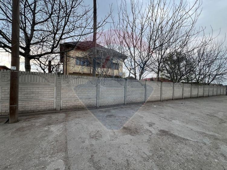 Spațiu industrial, de 7,756 mp, în Cerăt