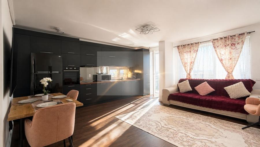 Apartament cu 3 camere semidecomandat, mobilat în Sopor